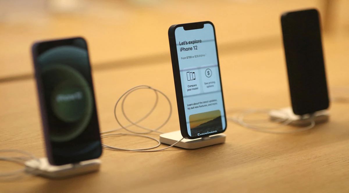 EU Warns Apple To Switch IPhone To USB-C