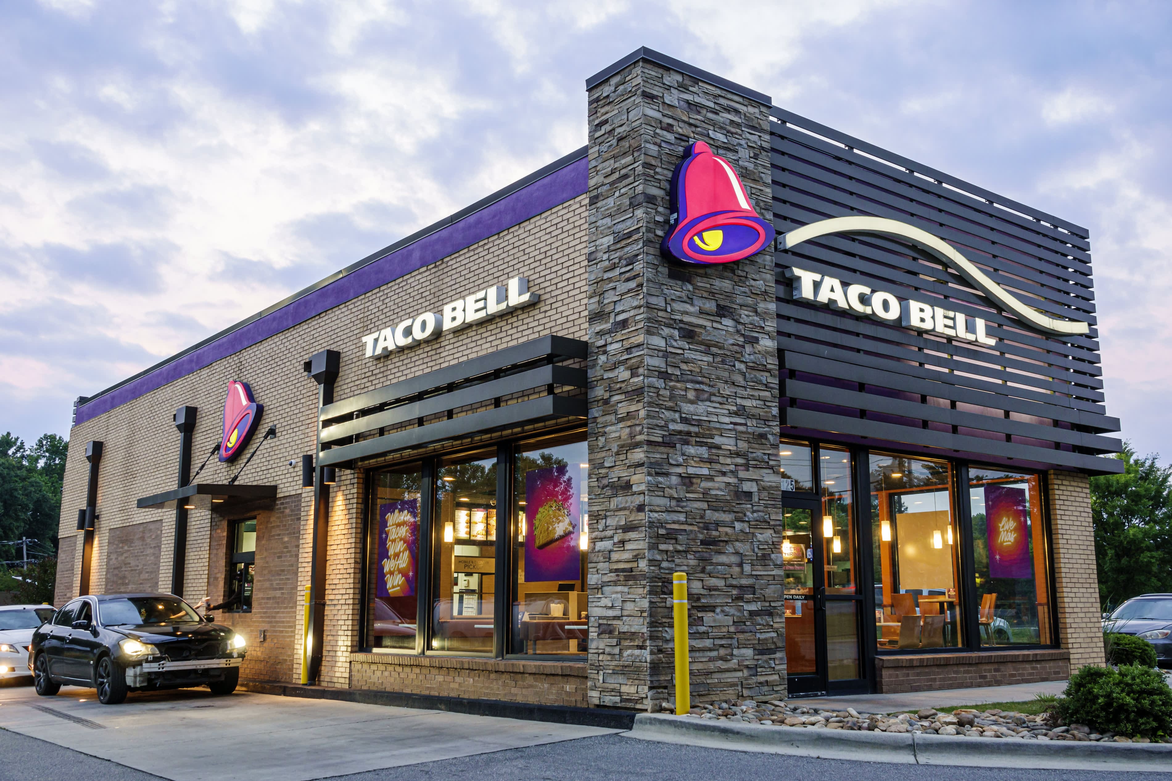 Taco Bell Expands AI Technology in Drive-Thrus by Year-End